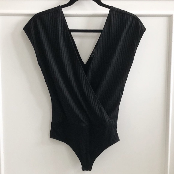 Zara Ribbed V-line Bodysuit - Picture 1 of 4